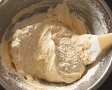 A picture of step 5 of Yogurt Cream Swiss Roll.