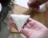 A picture of step 5 of Beef qeema Samosay.