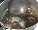 A picture of step 2 of For Sushi: Slowly Simmered Shiitake Mushrooms.