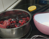 Foto del paso 1 de la receta: Mermelada casera de frutos rojos!