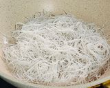Foto langkah ke 4 dari resep Pizza Bihun.
