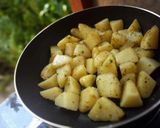 A picture of step 2 of Parmesan Roasted Potato.
