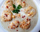 A picture of step 7 of Mash ki daal kay dahi baray (Lentil fritters in yoghurt).
