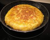 Foto del paso 6 de la receta: Tortilla de papas con verduritas🥕🥔🥒🥓🍠