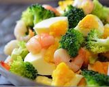 A picture of step 7 of Gourmet Supermarket-inspired Shrimp, Broccoli, and Egg Salad.