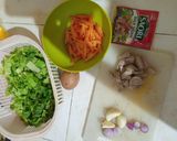 Foto langkah ke 1 dari resep Cah sawi putih wortel telur.