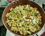 A picture of step 2 of Turai Aloo/Ridge Gourd and Potato Curry.
