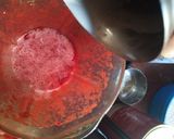 कूल कूल स्ट्रॉबेरी शेक(cool cool strawberry shake recipe in hindi) रेसिपी चरण 2 फोटो