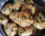 A picture of step 1 of Vada Pav.
