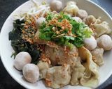 รูปขั้นตอนการทำที่ 3 ของ เกี๊ยวหมูสับแห้งต้มยำ