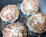 A picture of step 3 of Light and Fluffy Tofu Hamburger Steaks Simmered in Sauce.