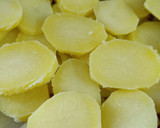 Foto del paso 4 de la receta: Patatas con queso (monte veronese) al horno