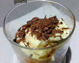 Foto del paso 8 de la receta Vasito de plátano, dulce de leche, nata y virutas de chocolate
