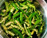 A picture of step 1 of Raita marcha / pickled green chillies.