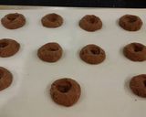 A picture of step 11 of Chocolate Shrtbread Cookies Filled with Caramel Buttercream.