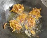 प्याज के पकौडे (Pyaz ke pakode recipe in hindi) रेसिपी चरण 4 फोटो