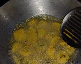 प्याज़ पकौड़े वाली कढ़ी (Pyaz pakode wali kadhi recipe in Hindi) रेसिपी चरण 2 फोटो