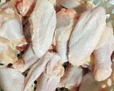 Hình bước làm 1 của món Cánh gà chiên mắm - sả ớt