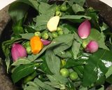 Foto langkah ke 1 dari resep Daun Singkong Tumbuk.