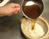 A picture of step 6 of Oyster Rice in a Clay Pot.