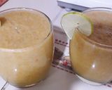 Foto del paso 2 de la receta: Batido de manzana y naranja 🍹/ Pancakes de manzana y chía 🥞