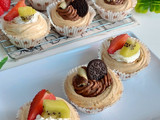 Mini Pavlova Chocovanila Cream