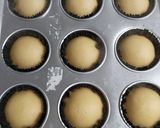 Foto langkah ke 3 dari resep Cupcake Kukus Bunga.