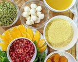 Foto del paso 3 de la receta: Ensalada de cous cous con arándanos, granada y albaricoque -Lékué-