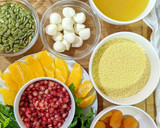 Foto del paso 3 de la receta: Ensalada de cous cous con arándanos, granada y albaricoque -Lékué-