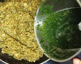 A picture of step 4 of Lehsooni Palak Kichdi.