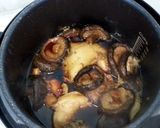 A picture of step 2 of LG CHICKEN AND SHIITAKE MUSHROOM.