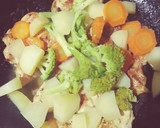Foto del paso 3 de la receta: Pollo en salsa con vegetales