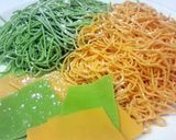 A picture of step 4 of Kanya..oh..She is making easy eggs noodles :p.