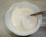 A picture of step 6 of White Roll Cake with White Chocolate.