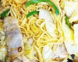 A picture of step 5 of Lunch at Home! Mie Goreng.