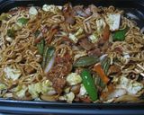 A picture of step 6 of Janjan Yaki Noodles.