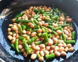A picture of step 1 of Peanut Chilli Thecha (chutney).