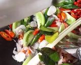 Foto langkah ke 3 dari resep Oseng Cumi Asin Cabe ijo.