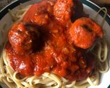 Foto del paso 4 de la receta: Fideos con salsa y terribles albóndigas (vegetarianas) 🔥💣🧨