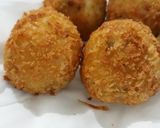 Foto langkah ke 4 dari resep Kroket Ayam simpel.