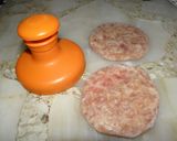 Foto del paso 2 de la receta: Hamburguesas de carne vacuna y salchicha parrillera