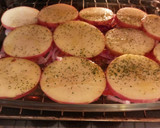 Foto del paso 4 de la receta: Sardinas marinadas al horno, con fondo de tomates, cebollas, y patatas asadas