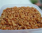 A picture of step 1 of Dried Shrimp With Garlic And Chili Flake.