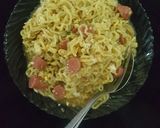 Foto langkah ke 3 dari resep Indomie Goreng Nyemek.
