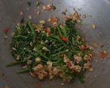 Foto langkah ke 5 dari resep Tumis Kangkung Tempe.