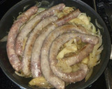 Foto del paso 3 de la receta: Longaniza con salsa de pera