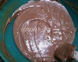 Foto langkah ke 6 dari resep Best CHOCOLATE CUPCAKES lembut & moist (bisa no mixer).