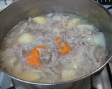 A picture of step 3 of Simple Standard Nikujaga.