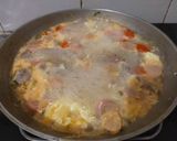 Foto langkah ke 4 dari resep Sup Tomat Telur Sayur.
