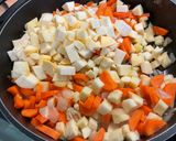 Une image de l'étape 12 de Panais, carottes et navets au curry et bouillon de poularde.